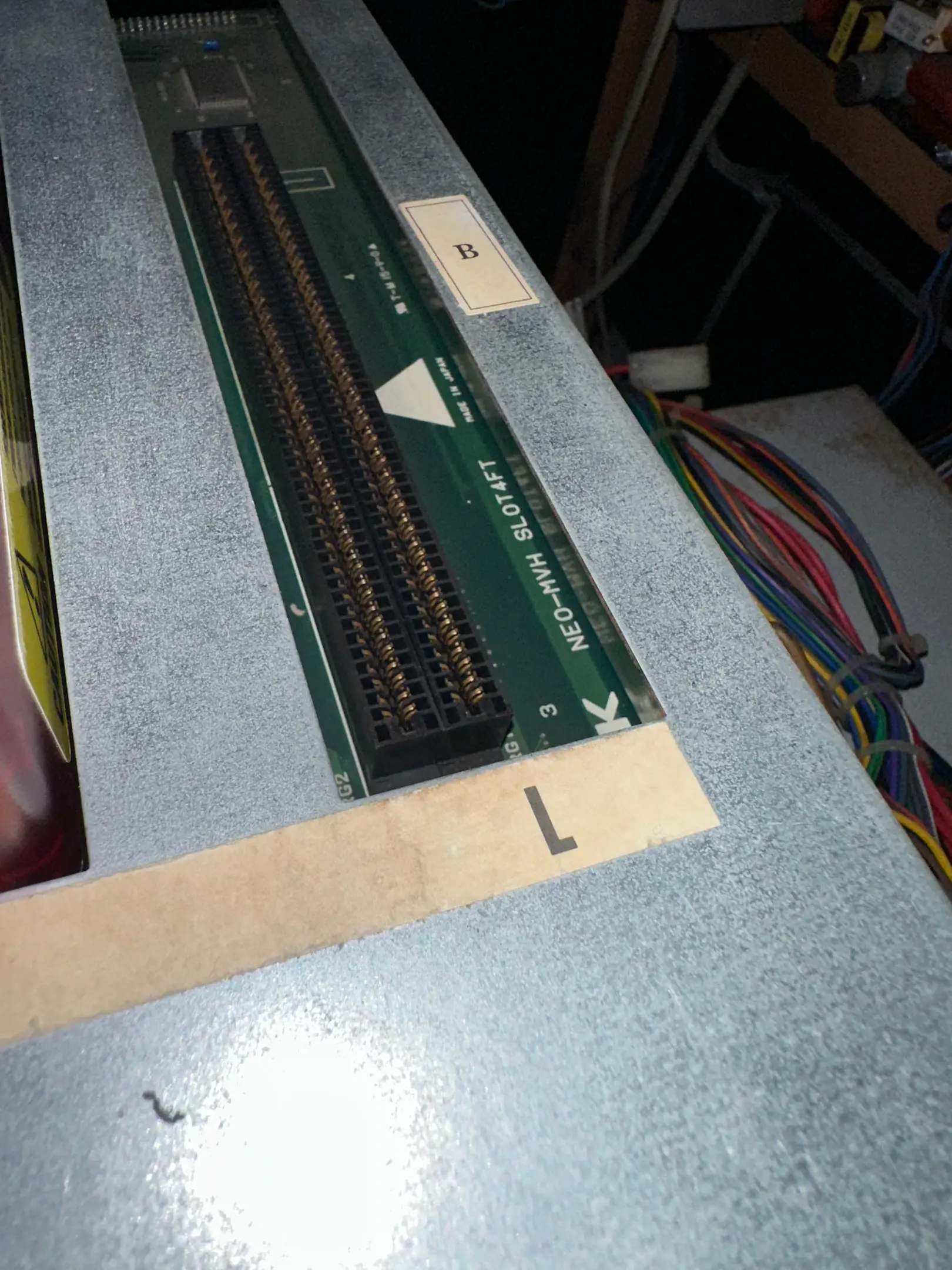 Picture of Neo Geo MVS (4-slot, NEO-MVH MV4FT) (2)