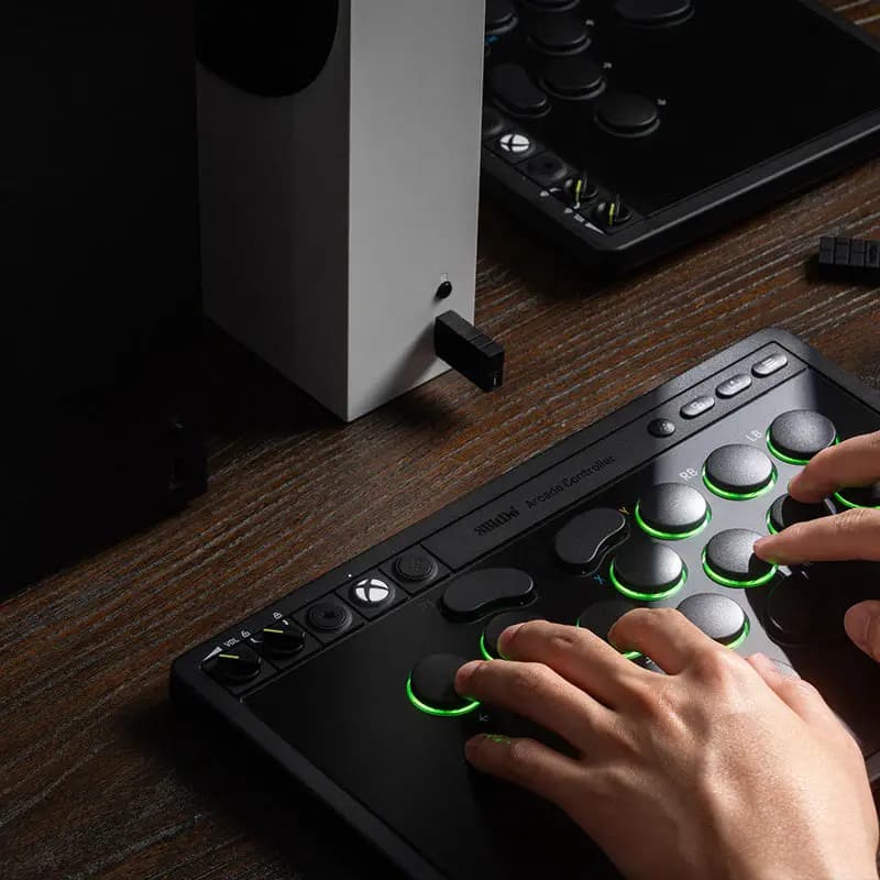 Picture of 8BitDo Arcade Controller for Xbox 4