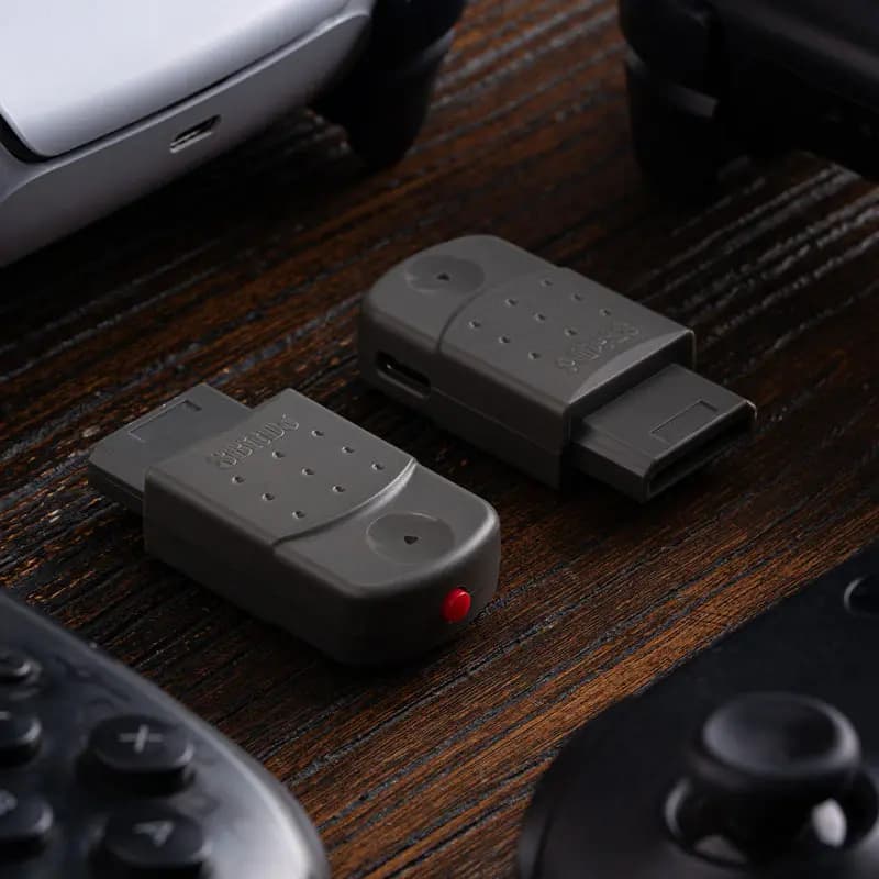 Picture of 8BitDo Retro Receiver for Saturn 4