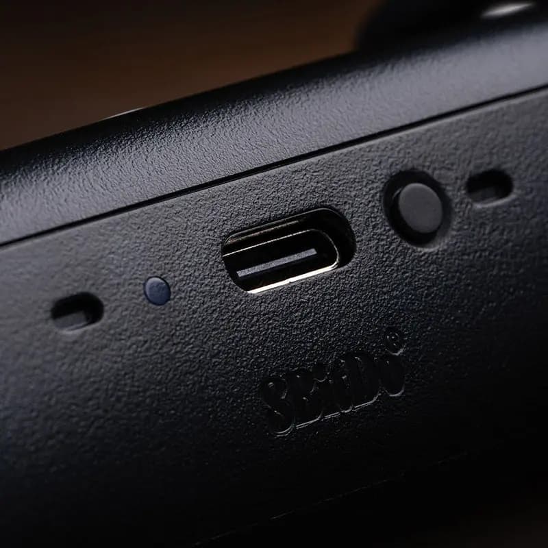 Picture of 8BitDo Ultimate 3-mode Controller for Xbox 2