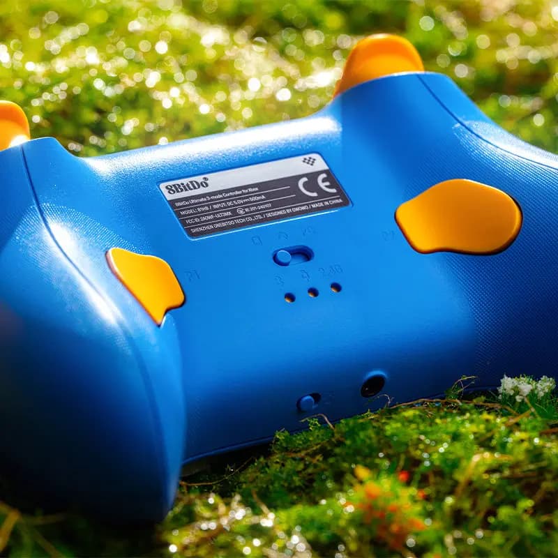 Picture of 8BitDo Ultimate 3-mode Controller for Xbox 10