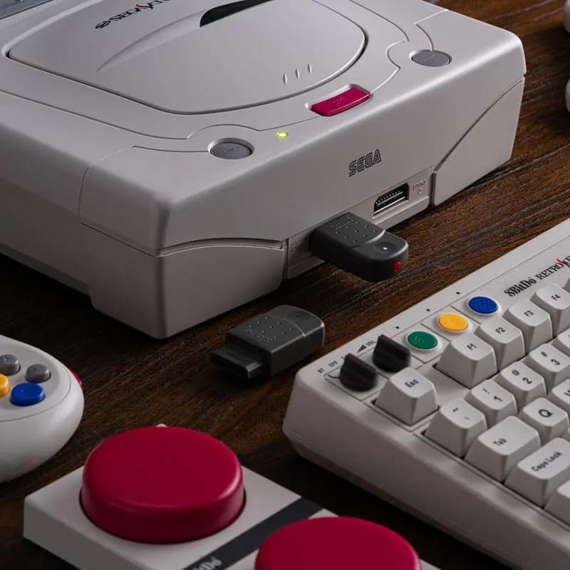 Picture of 8BitDo Retro Receiver for Saturn 5